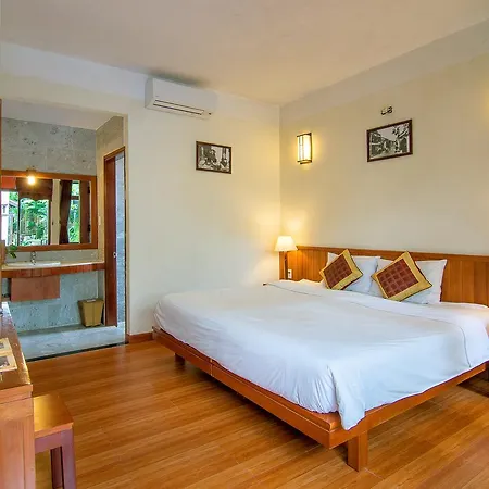 Riverside Oasis Villa-3