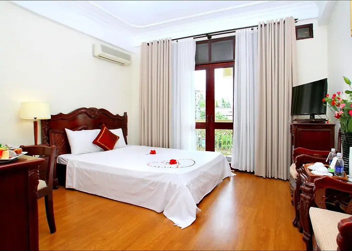 Resorts Guide Hoi An Lantern
